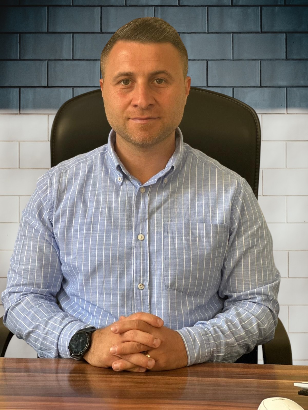 Uğur İshak Profil Resmi